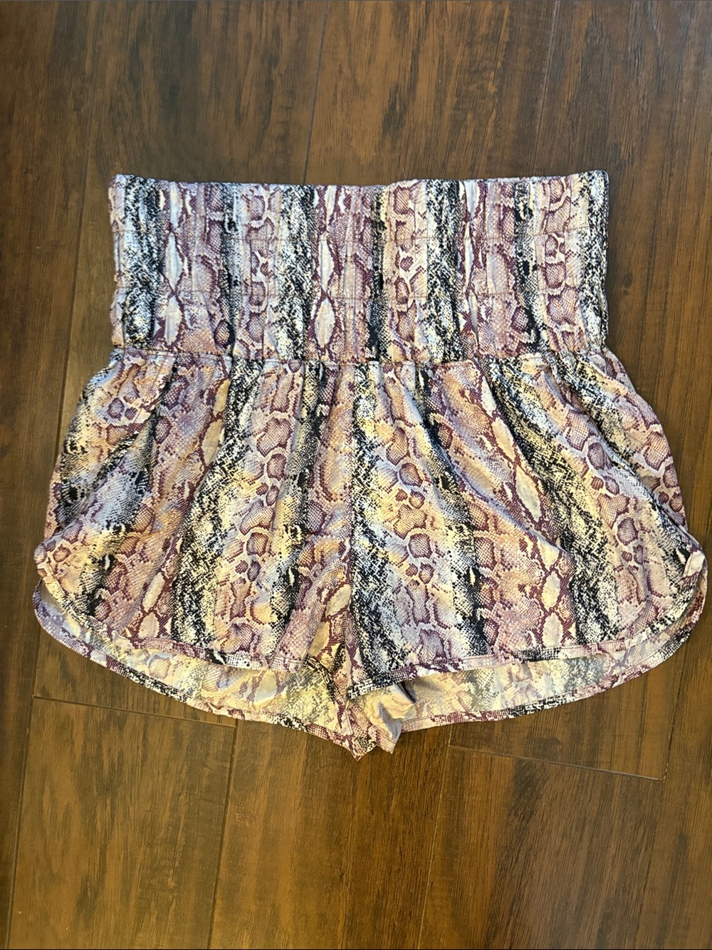 Trendy FP Movement by Free People The Way Home Shorts, Anaconda - EUC, Small